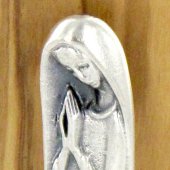 Immagine di 'Basetta in legno di ulivo con apparizione di Lourdes cm 13,5'