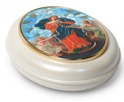Copertina di 'Portarosario ovale in polimero "Maria che scioglie i nodi" - altezza 8,5 cm'