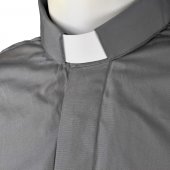 Immagine di 'Camicia clergyman grigio scuro mezza manica 100% cotone - collo 41'