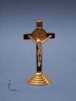 Croce san benedetto con base (oro)