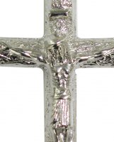 Immagine di 'Croce tronchetto con Cristo stampato in metallo nichelato - 5,5 cm'