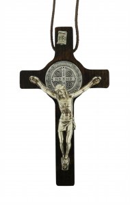 Copertina di 'Croce San Benedetto in legno con Cristo in metallo - 8 cm'