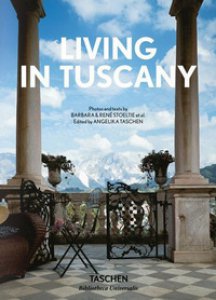Copertina di 'Living in Tuscany. Ediz. inglese, francese e tedesca'