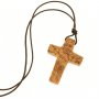 Croce in legno d'ulivo con laccio "Il Buon Pastore" - altezza 4,5 cm