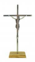 Immagine di 'Crocifisso da tavolo in metallo con base di legno - 20 cm'