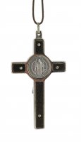 Immagine di 'Croce San Benedetto in legno con Cristo in metallo - 8 cm'