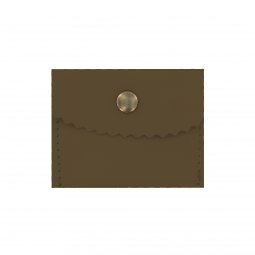 Copertina di 'Portarosario con bottone in pelle colore marrone - 6,4 x 5 cm'