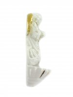 Immagine di 'Acquasantiera angelo pregante in porcellana bianca con oro zecchino cm 13,5'