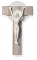 Crocifisso a "T" in legno con Cristo in resina bianca - altezza 26 cm