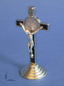 Copertina di 'Croce di San Benedetto con base (argento)'