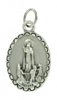 Immagine di 'Medaglia Madonna di Fatima ovale in metallo - 2 cm'
