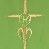 Immagine di 'Coprileggio verde con ricamo a croce e scritta IHS con spine'