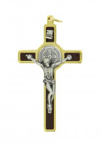 Copertina di 'Croce San Benedetto in ottone dorato con smalto marrone - 5 cm'