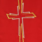 Immagine di 'Coprileggio rosso con ricamo a croce oro e argento'