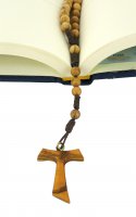 Immagine di 'Rosario in legno di ulivo tondo  6 mm legatura a mano in seta e croce tau'
