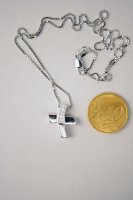 Immagine di 'Collana con croce in argento e dettaglio di zirconi'