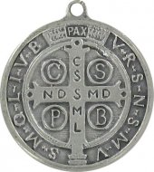 Immagine di 'Medaglia San Benedetto in metallo argentato ossidato - 3 cm'