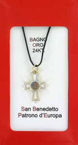 Copertina di 'Croce San Benedetto coniata con bagno d'oro 24 kt con smalto bianco - 2,6 cm'