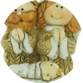 Immagine di 'Nativit in resina colorata, decorazione natalizia/soprammobile, piccolo presepe con Sacra Famiglia, 3 x 3,5 cm'