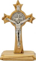 Croce di San Benedetto da tavolo in legno d'ulivo con punte - altezza 8 cm