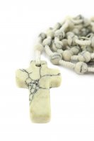 Immagine di 'Rosario effetto marmorizzato con grani tondi e croce mm 6 legatura in seta'