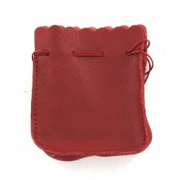 Copertina di 'Portarosario a sacchetto in pelle di colore rosso - 8 x 7 cm'
